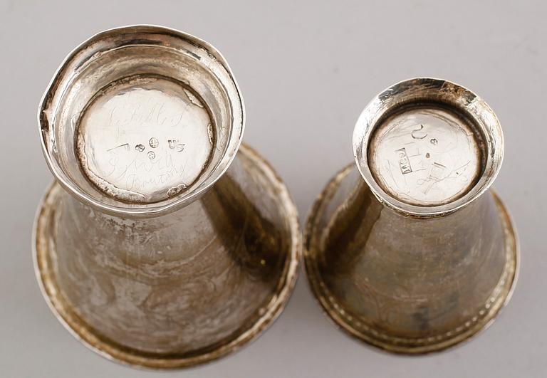 BÄGARE, 2 st, silver, 1700/1800-tal. Vikt ca 85 gram.