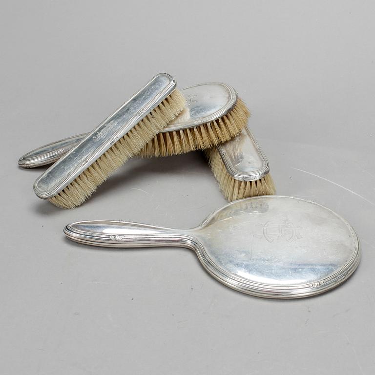 TOILETTEUPPSÄTTNING, 4 delar, silver, Tyskland, sannolikt 1910-20-tal.