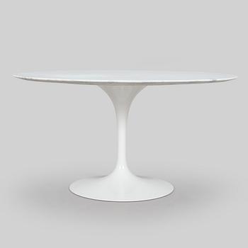 Eero Saarinen, A 'Tulip' furniture set, table with eight chairs, Knoll International, 1970s.