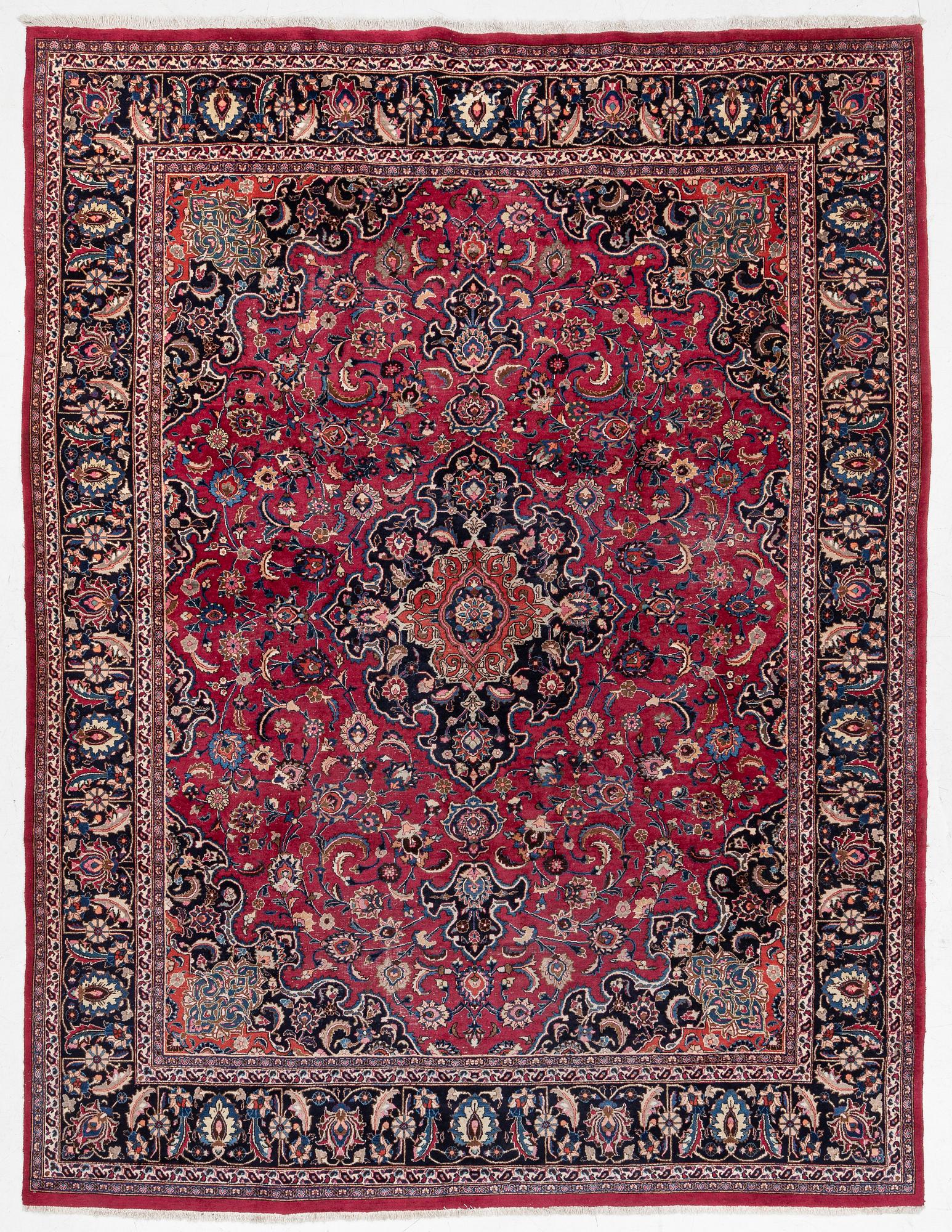 Rug, Meshed, 383 x 294 cm.