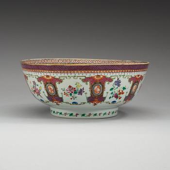 A famille rose punch bowl, Qing dynasty, Qianlong (1736-95).