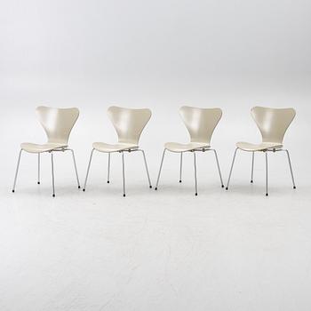 Arne Jacobsen, Four "Sjuan" chairs, Fritz Hansen, Denmark.