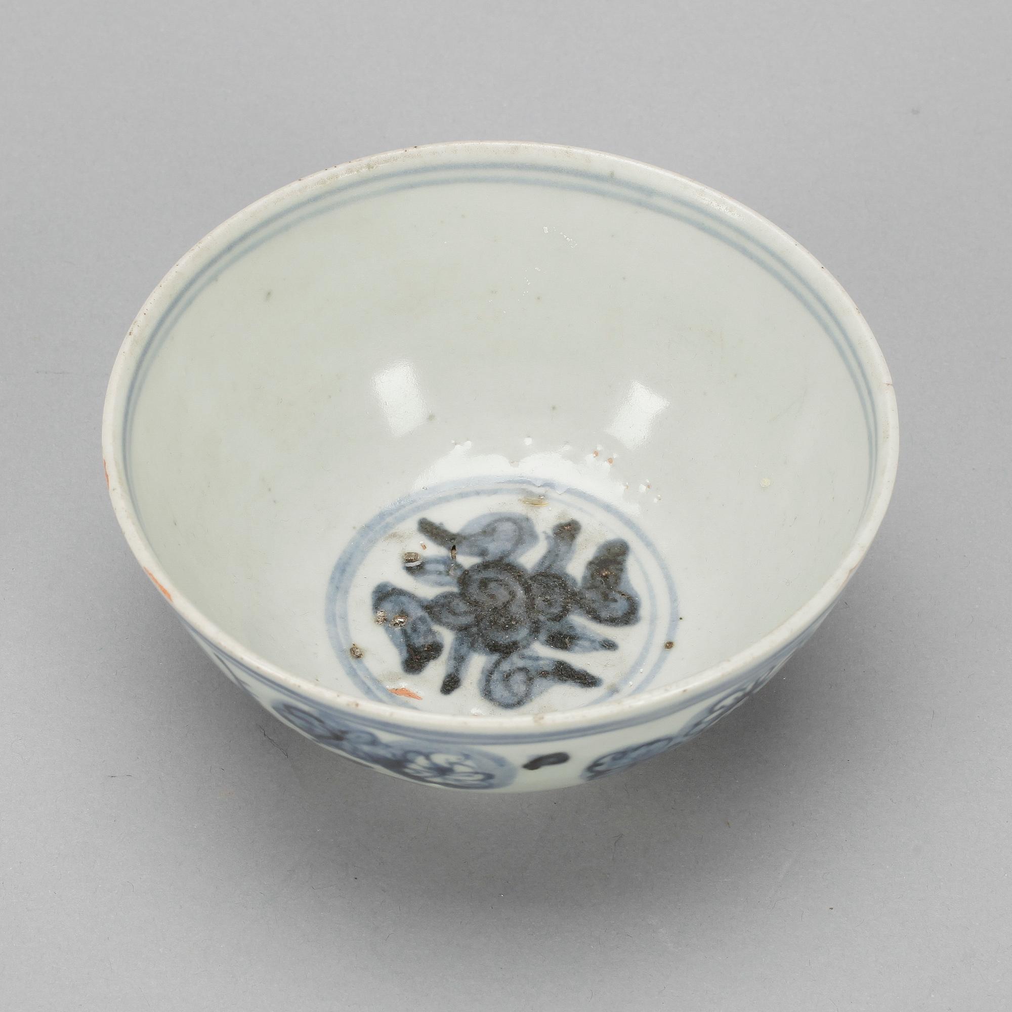 SKÅL, porslin.  Ming dynastin (1368-1644).