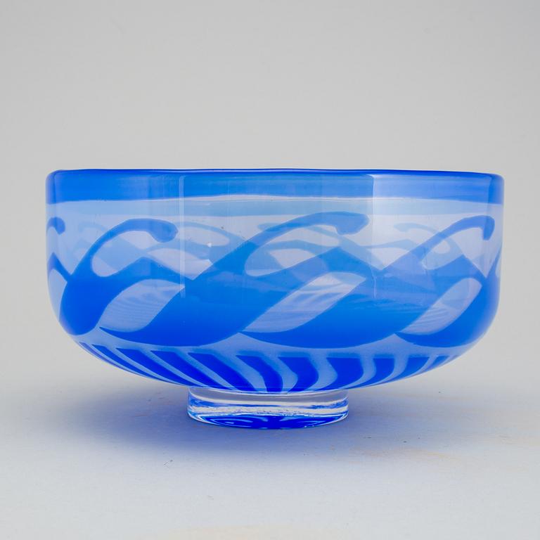 A Gunnar Cyrén 'graal' glass bowl, Orrefors, Sweden 1967.