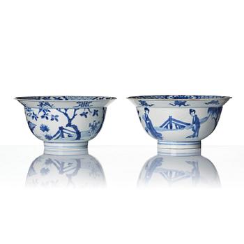 Skålar, ett par, porslin. Qingdynastin, Kangxi (1662-1722).