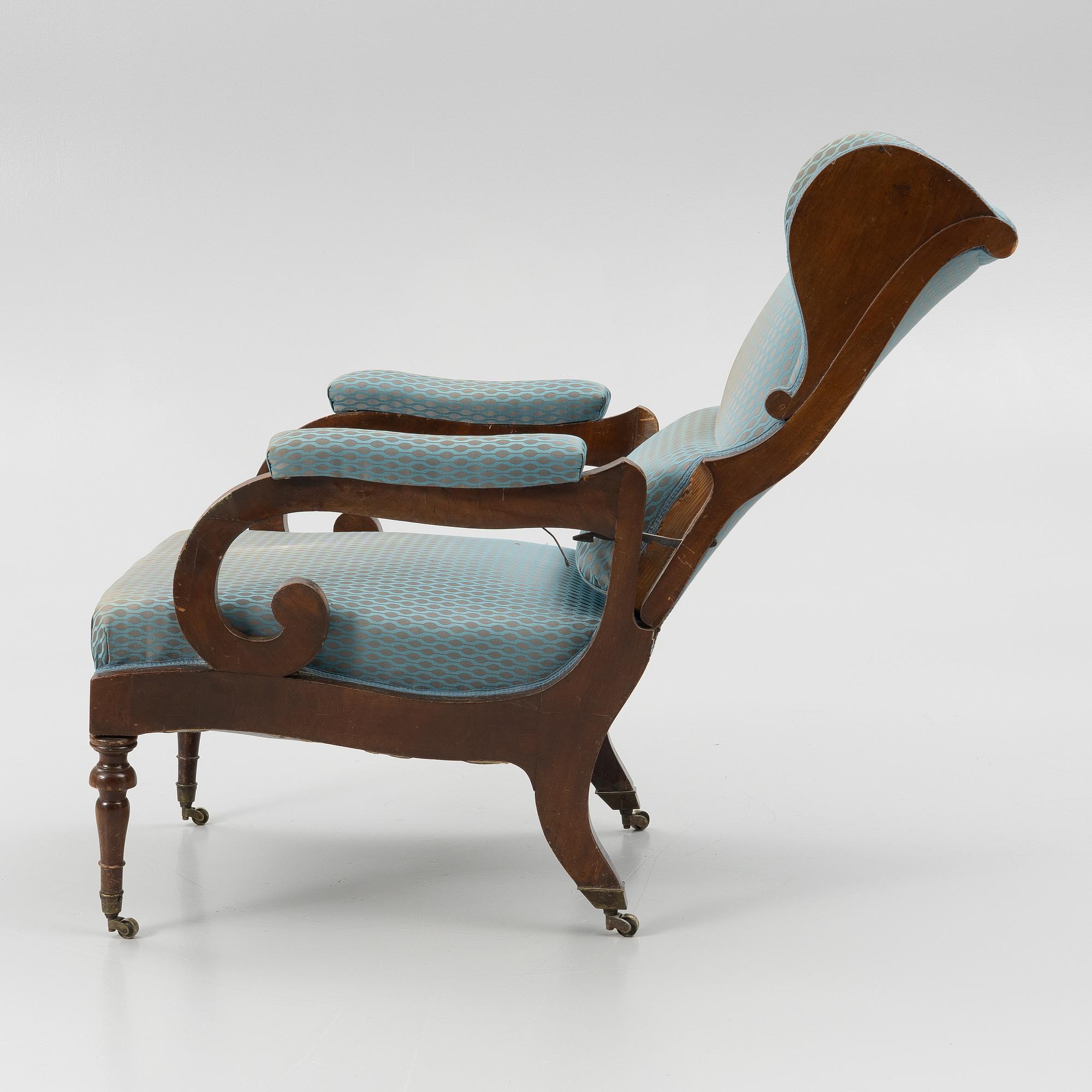 A folding lounge chair, England, 19th century.