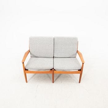 Grete Jalk soffa och fåtölj Glostrup Danmark 1960-tal.