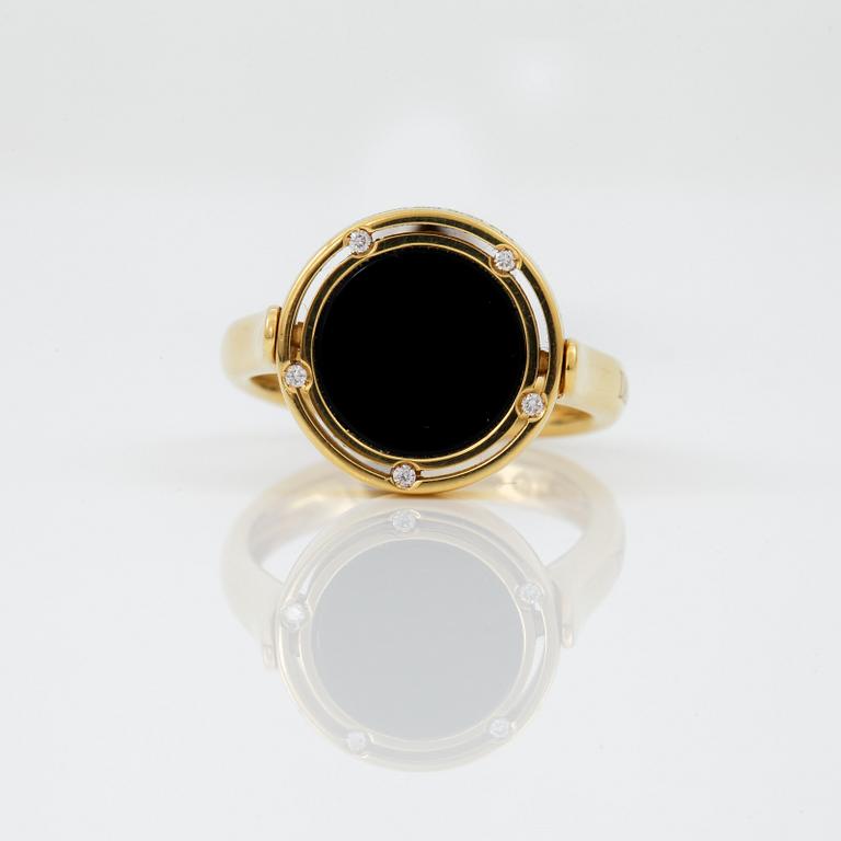 RING, Damiani och Brad Pitt design, Italy. Reversible with Lapis Lazuli, Onys and 10 small diamonds.