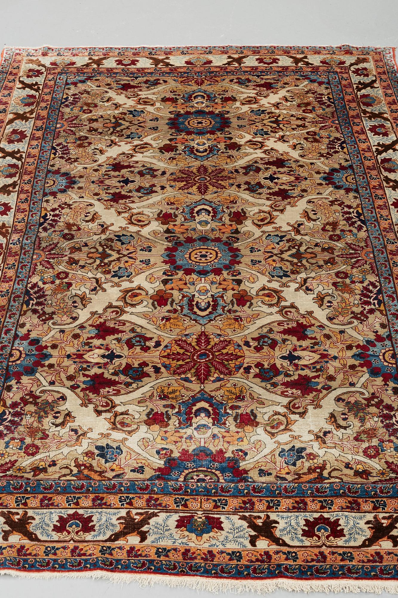 MATTA, antik silke Feraghan/Keshan sannolikt, ca 215,5 x 144,5 cm.