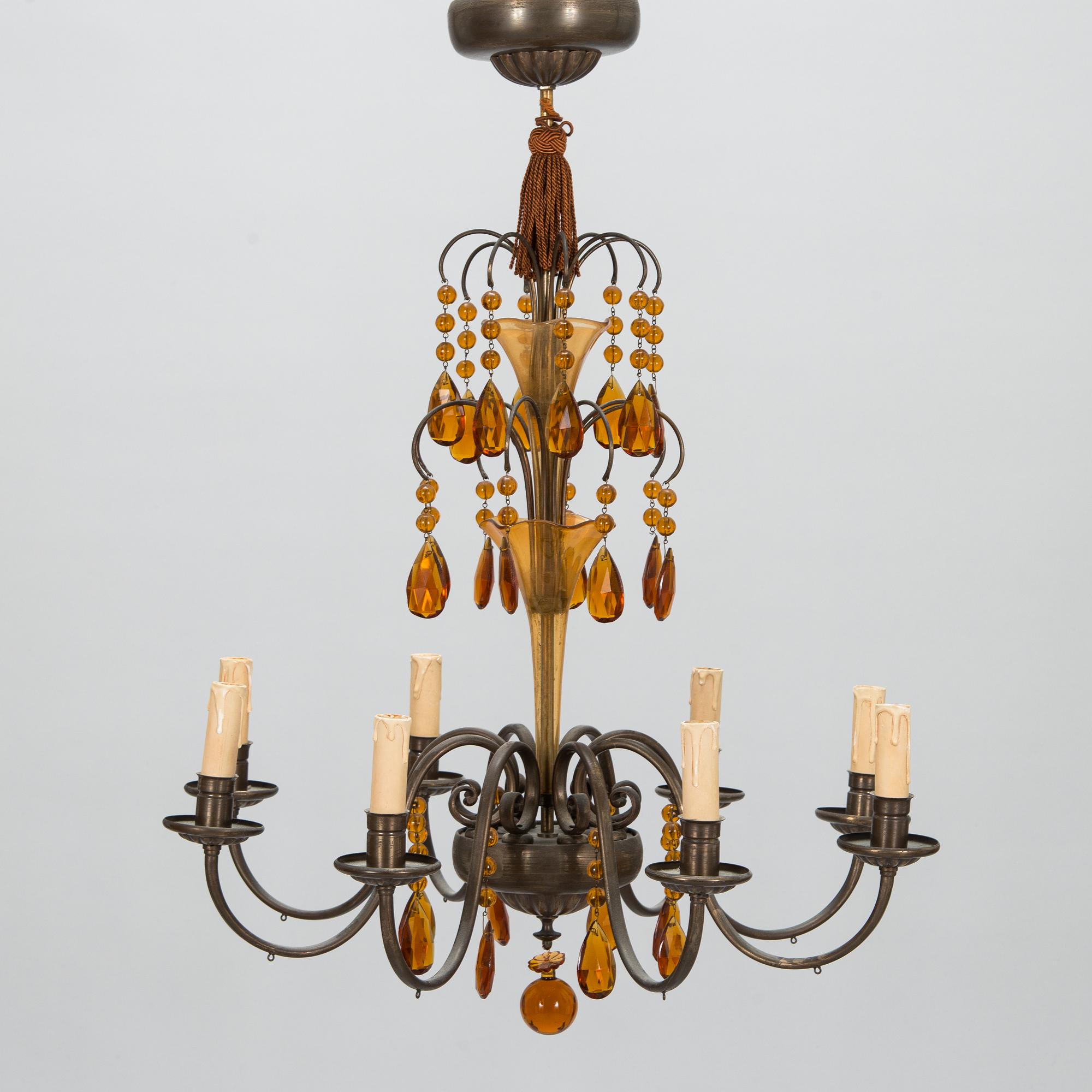 A 1930's chandelier.