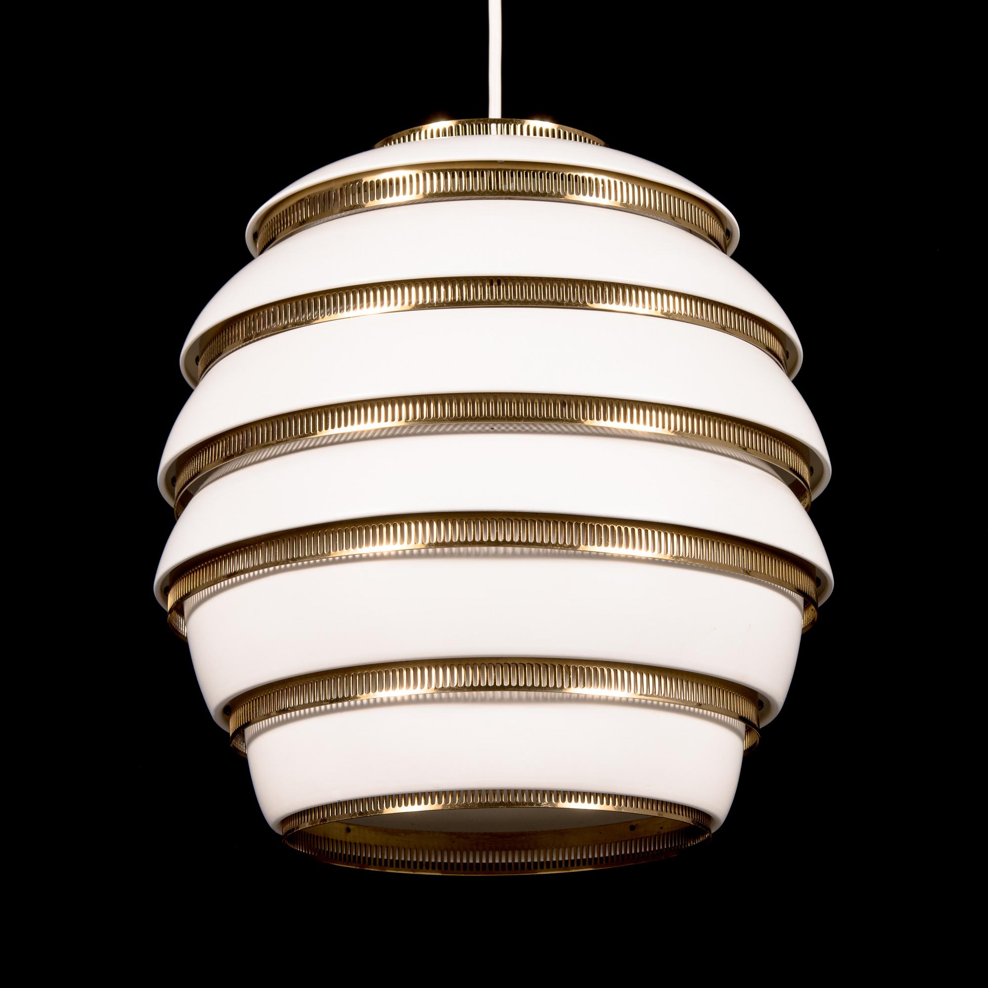 Alvar Aalto, taklampa, modell A332, "Bikupa", Valaistustyö.