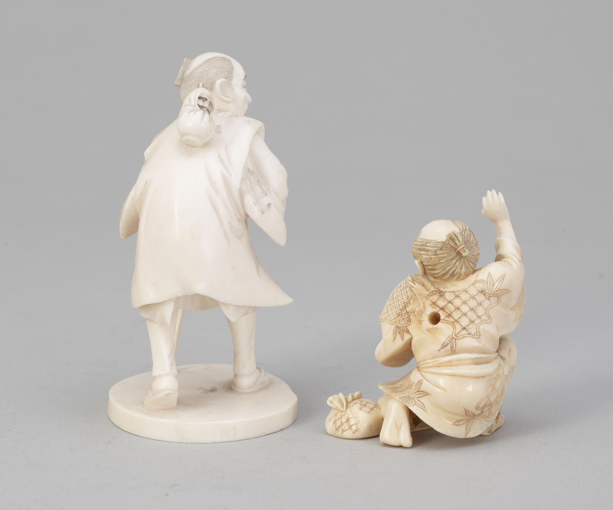 OKIMONO, 2 st. Tidigt 1900-tal. Japan.