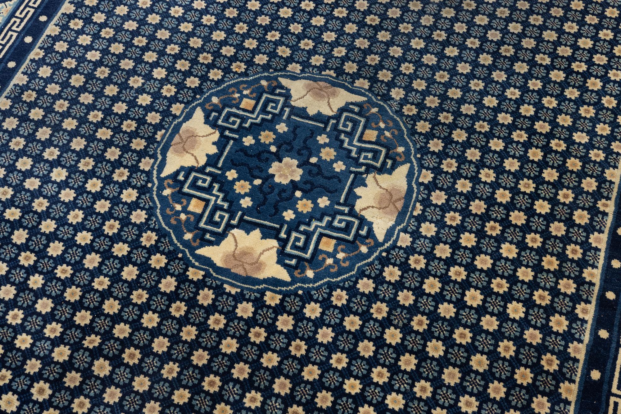 Carpet, China, approx. 274 x 186 cm.