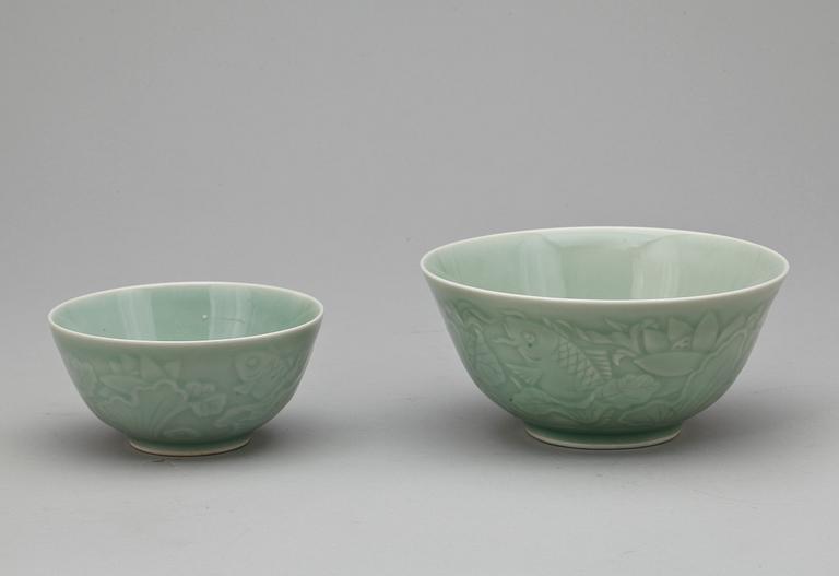 TALLRIKAR, 2 st samt SKÅLAR, 2 st, porslin, Kina, delvis 1800-tal.