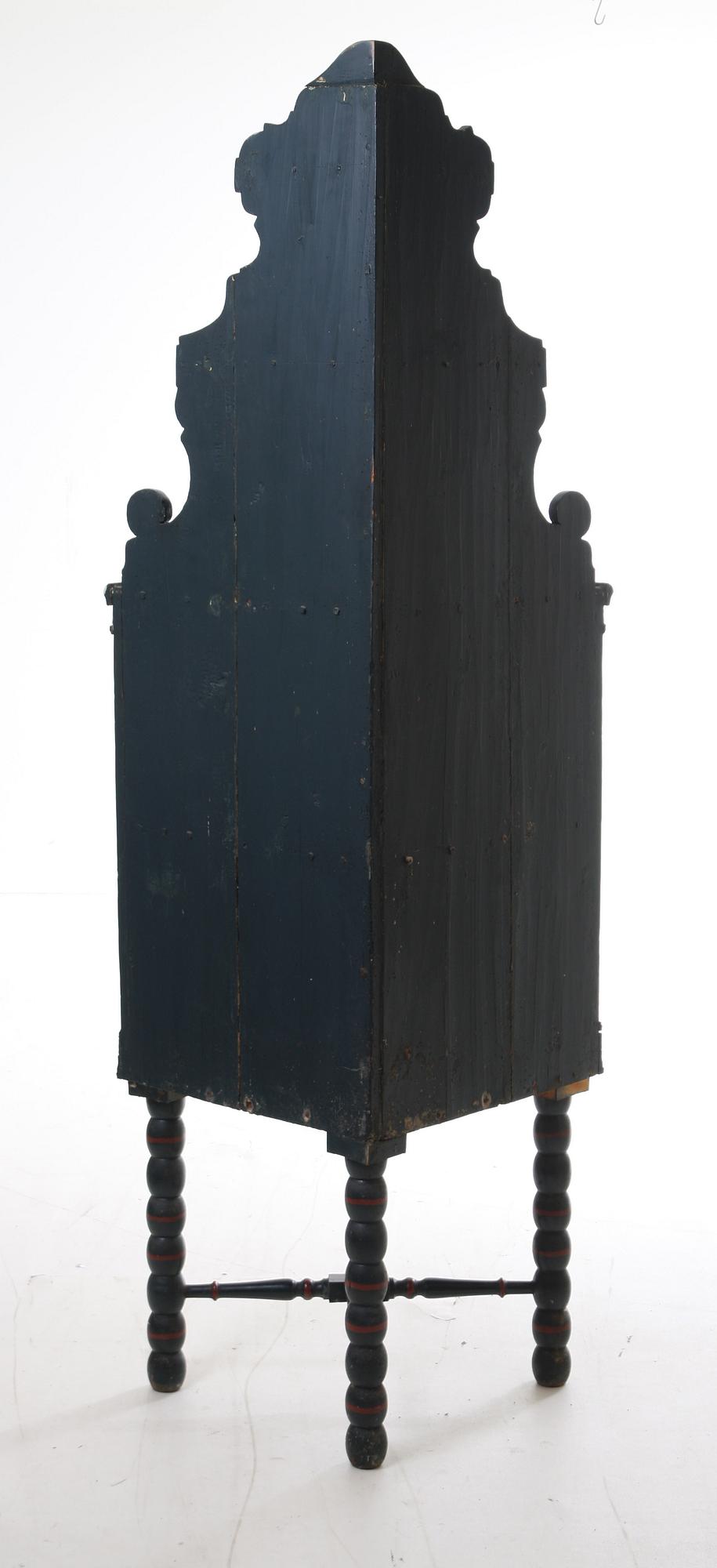 HÖRNSKÅP, allmoge, 1800-tal.