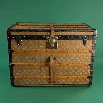 KOFFERT, Louis Vuitton.