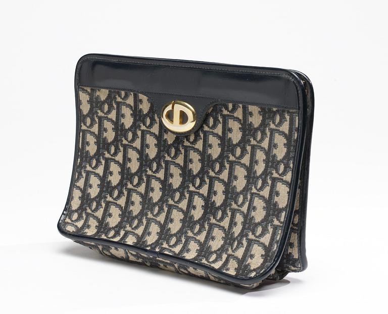 CHRISTIAN DIOR, necessär samt scarf.