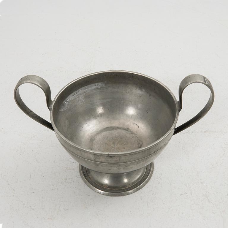 Tureen with lid, second half of the 1800s, possibly Germany.