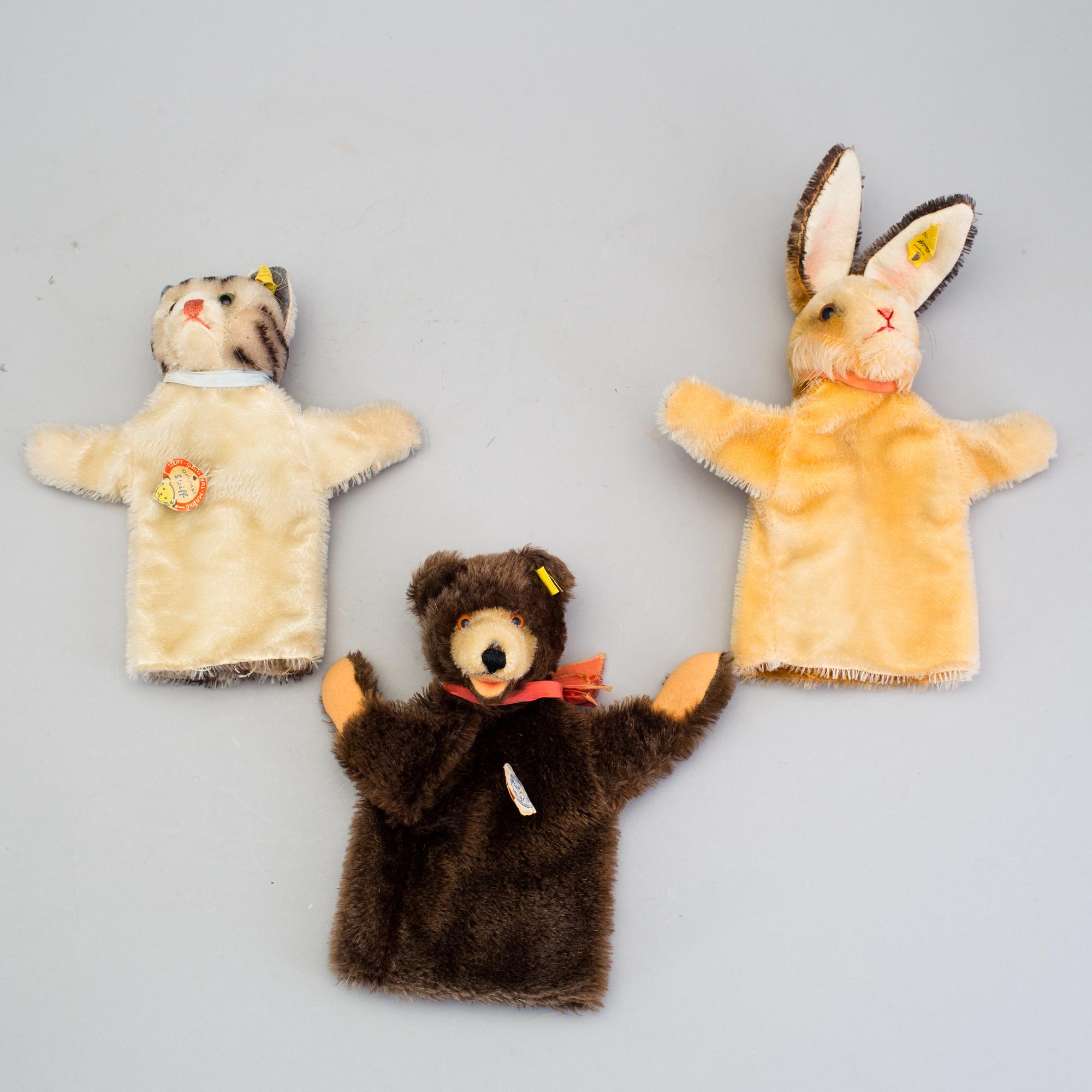A lot of three Steiff hand puppets, Germany, 1950s.