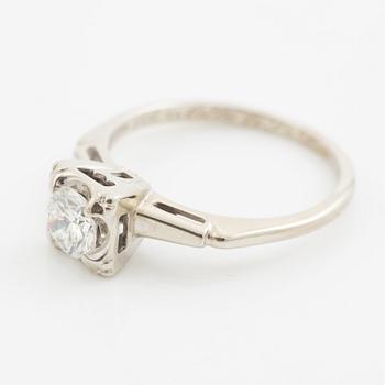 Ring, solitaire, 14K white gold with brilliant-cut diamond.