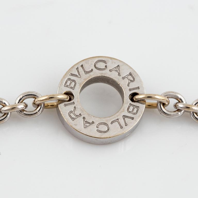 A Bulgari "Parentesi" pendant with a chain.