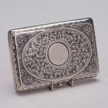 CIGARETTETUI, silver, Moskva, Ryssland, 1880-tal. Vikt 144,8 g.