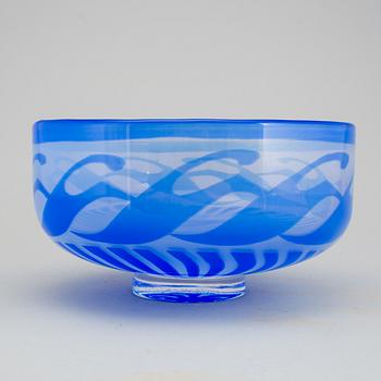 A Gunnar Cyrén 'graal' glass bowl, Orrefors, Sweden 1967.