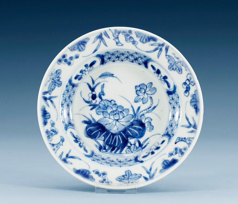 A set of 12 dessert dishes, Qing dynasty, Kangxi (1662-1722). (12).