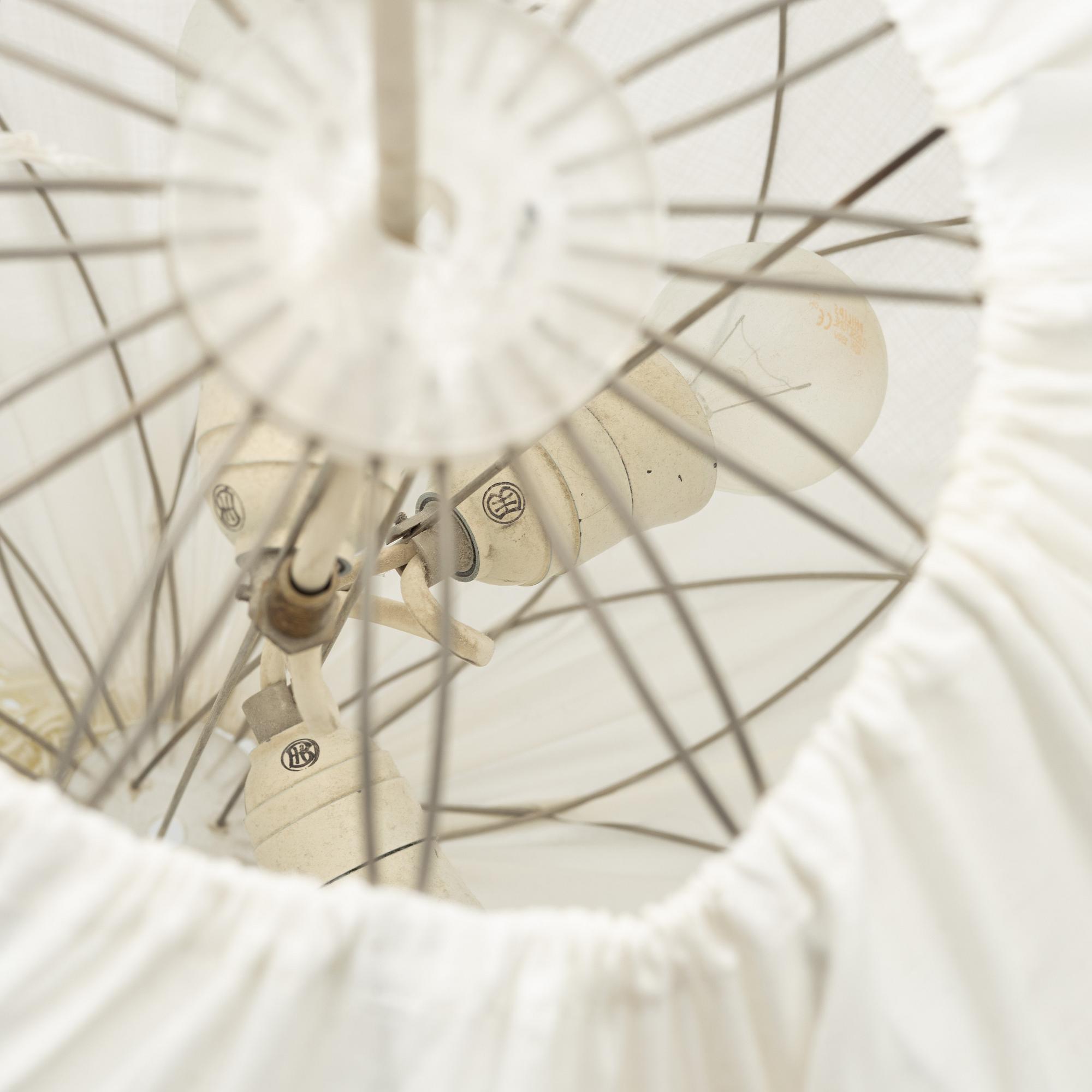 Tore Ahlsén, taklampa, "Pia-lampan", Gärsnäs.