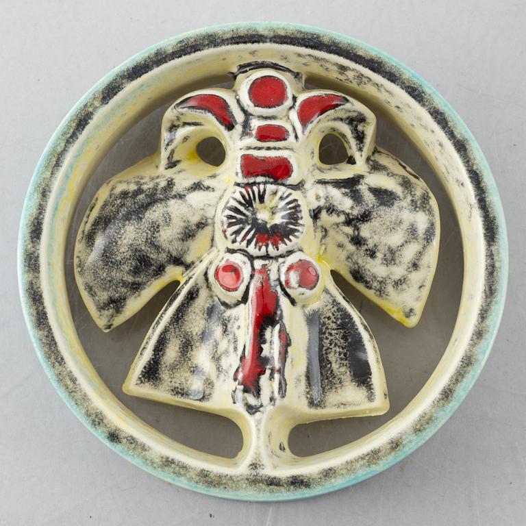 Lisa Larson, väggreliefer, 5 st, stengods, bl.a. ur serien "Rundel", Gustavsberg.