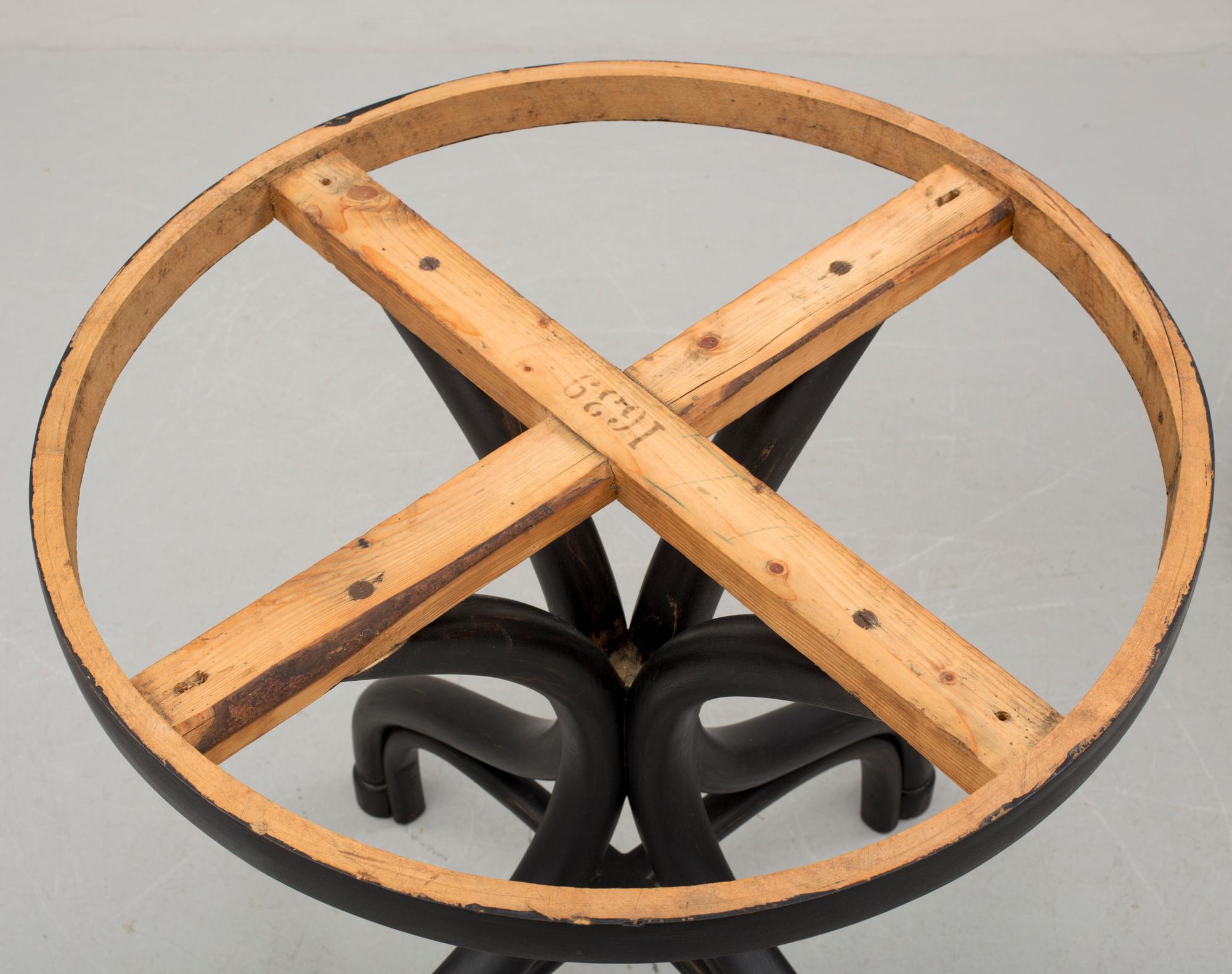 CAFÈBORD, Thonet, 1800-talets andra hälft.