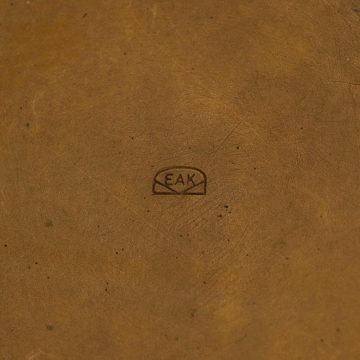 Medaljong, 14K guld, emalj, rosenslipad diamant.