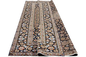 A carpet, Kashan, c. 403 x 297 cm.