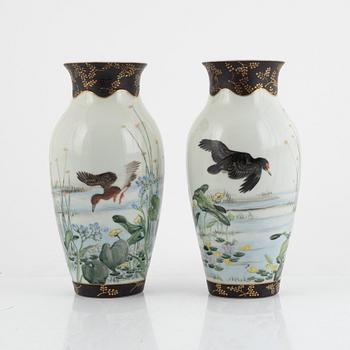 Vaser, ett par, porslin, Japan, 1900-tal.