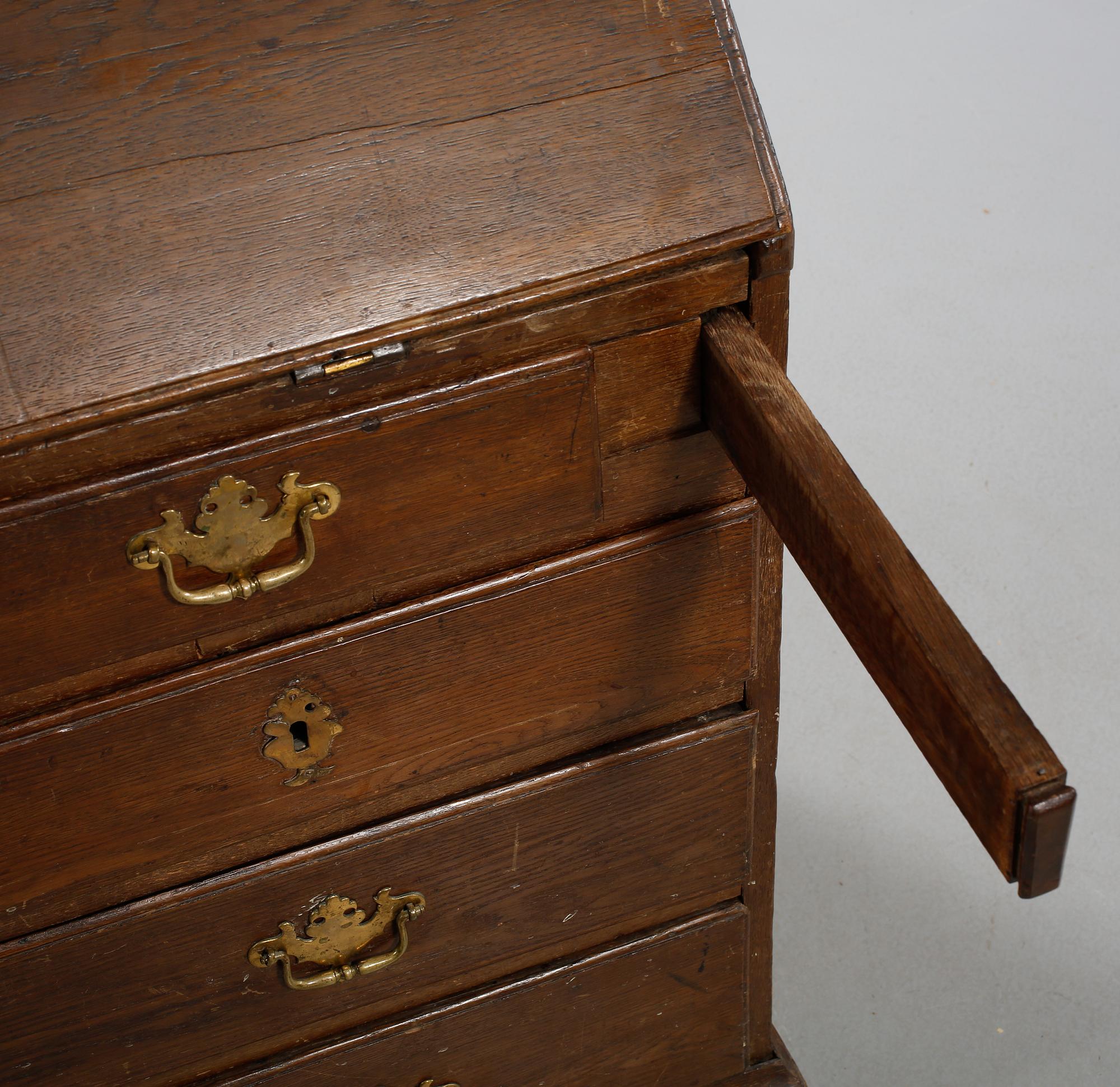 SKRIVSKÅP, senbarock, 1700-tal.