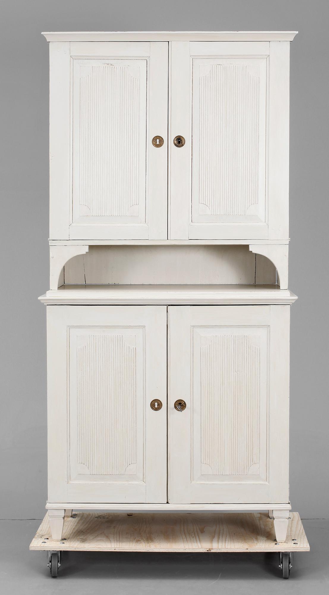 SKÄNKSKÅP, gustaviansk stil, 1800-tal.