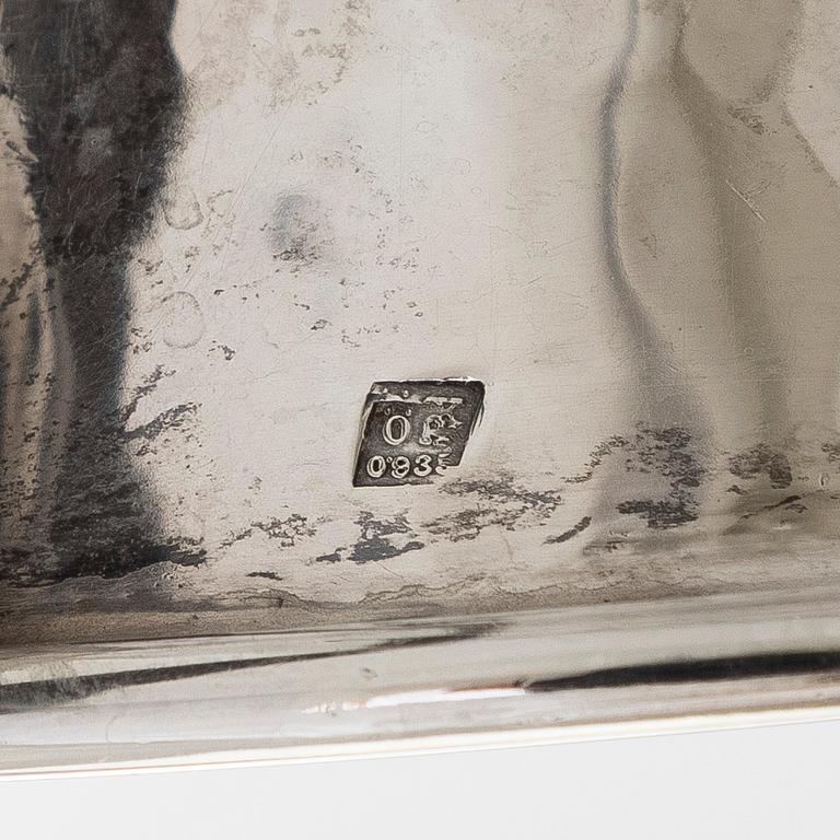 Tillbringare, silver, mästarstämpel ÖK, möjligen Schweiz, finsk kontrollstämpel Tillander, Helsingfors 1957.