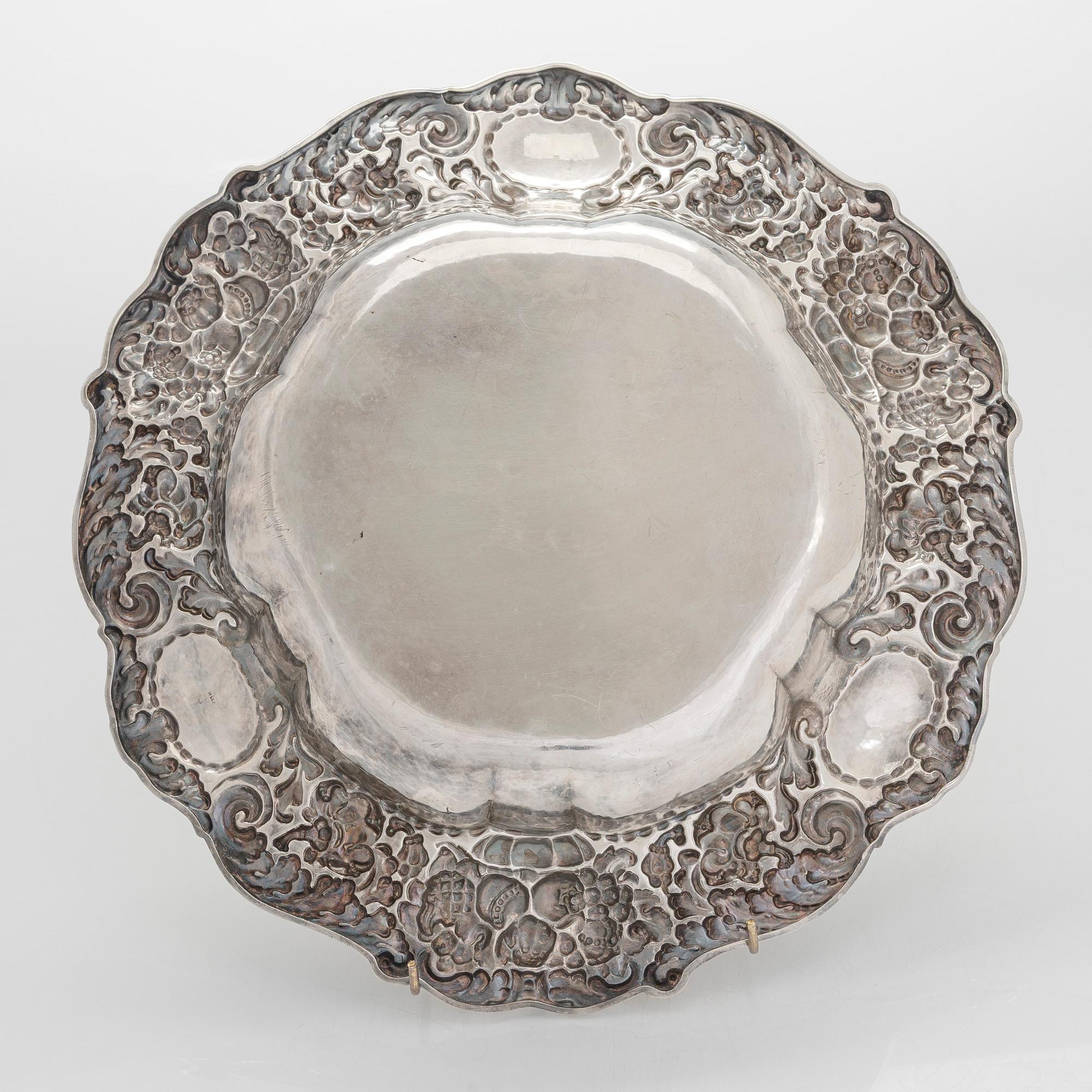A silver centrepiece bowl, import mark Oskar Lindroos, Helsinki 1929.