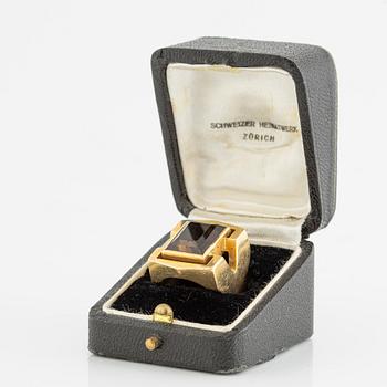 Ring 18K gold with smoky quartz, circa 1970s.