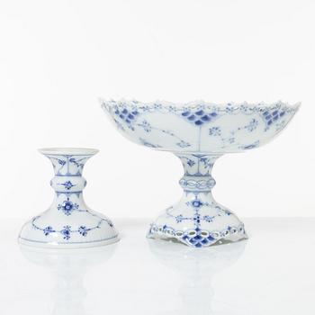 Royal Copenhagen 9 service pieces.