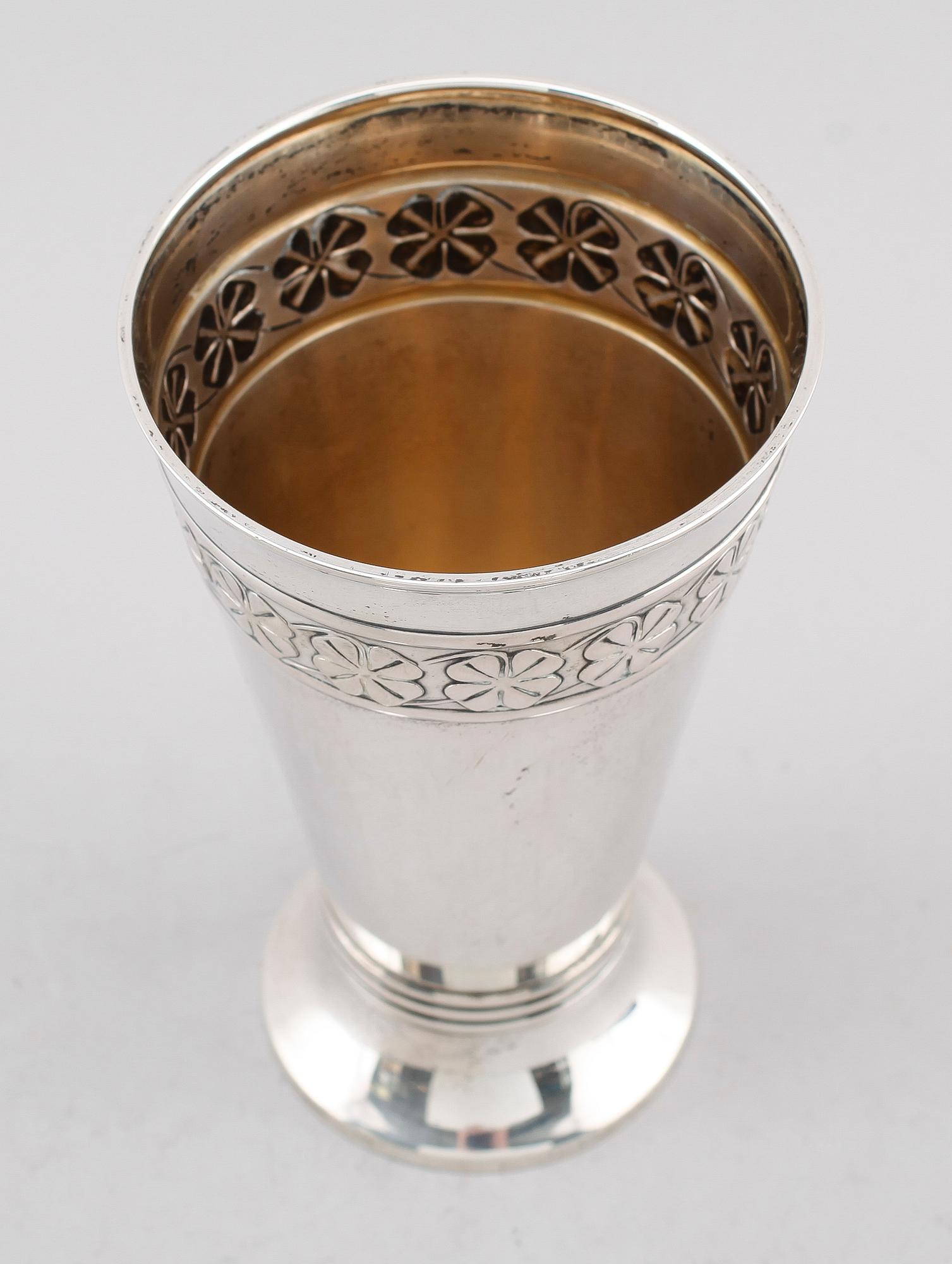 BÄGARE, silver, CG Hallberg, Stockholm 1916. Vikt ca 159 g.