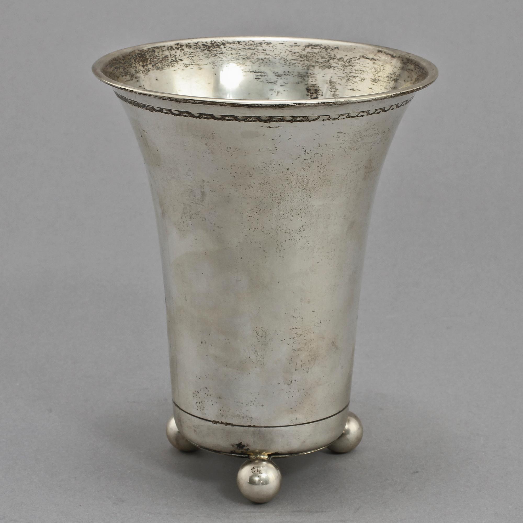 BÄGARE, silver, Carl Gustaf Hallberg, Stockholm, 1927. Vikt 230 g.