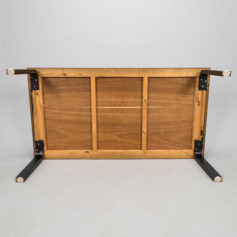 Alvar Aalto, A 1960s coffee table, Artek.