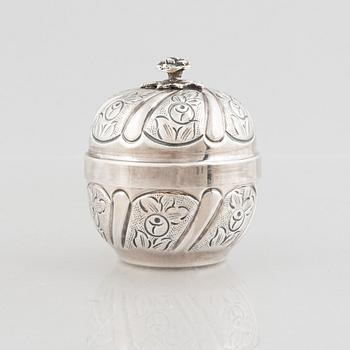 Lided bowl, silver 900, 20th Century.