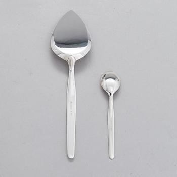 Tapio Wirkkala, a 'Marski' silver cake server with six coffee spoons in the original box. Kultakeskus, Hämeenlinna 2002.