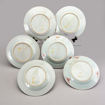 Tallrikar 2+3+1+1+1+1+1+1 (11 ) st  Kina Qianlong porslin.