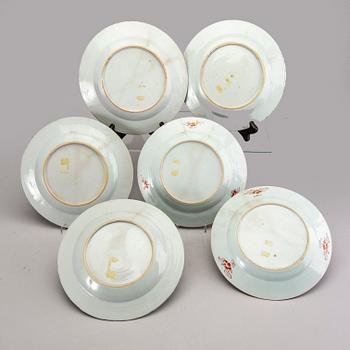 A set fo 11 different Chinese Qianlong porcelain plates.