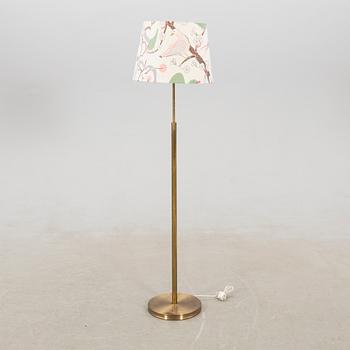 Josef Frank, golvlampa modell "G2148", Firma Svenskt Tenn.