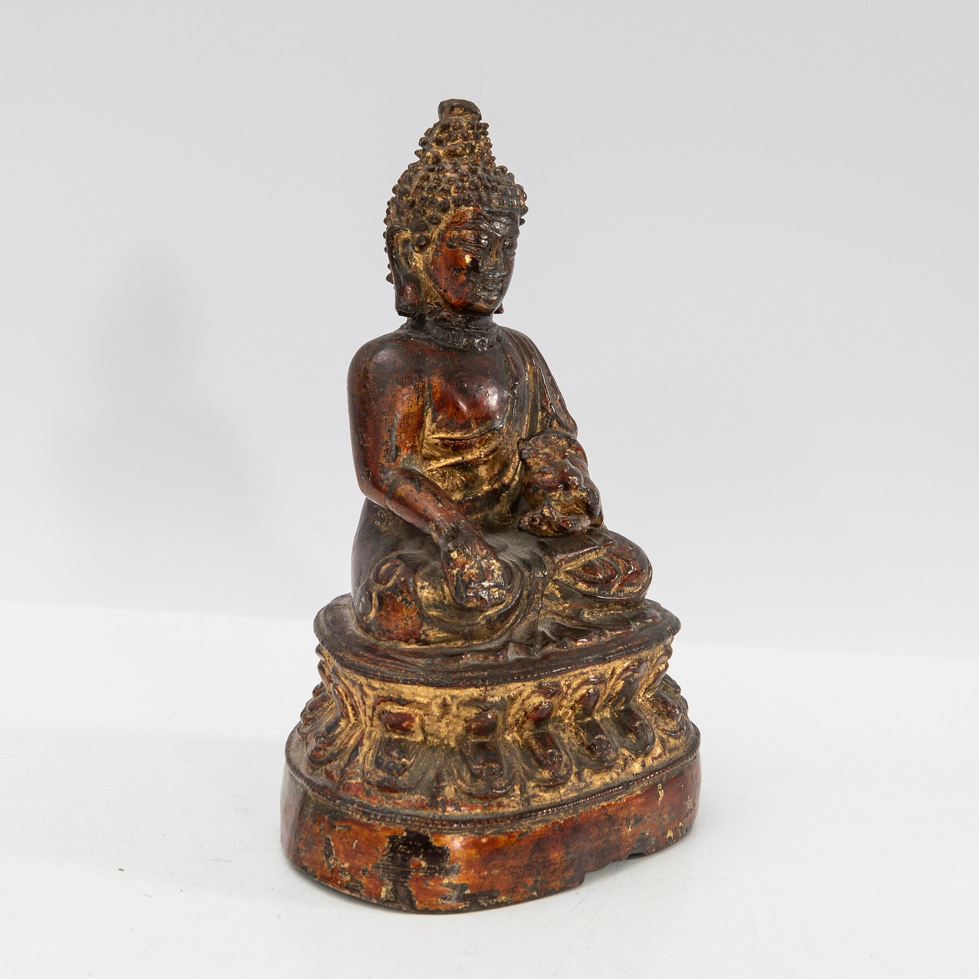 Buddha, brons, troligen sen Ming (1368-1644).