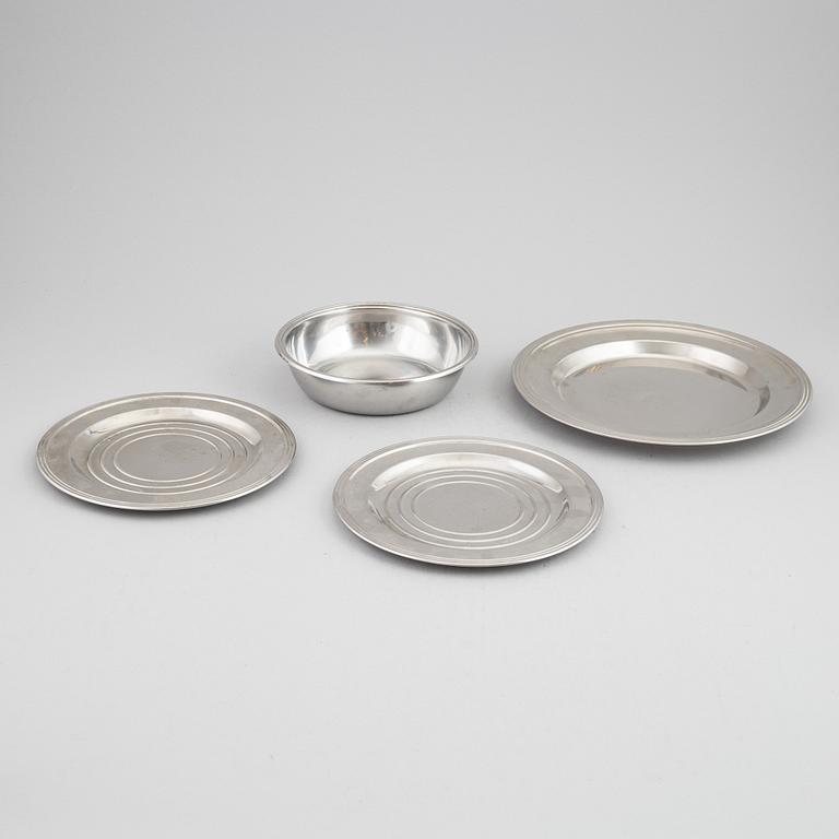 Eight stainless steal pieces to the 'Thebe' cutlry/dining service, Folke Arström, Gense, 1950's/60's.